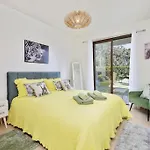 Jaqueline And Golf House *
