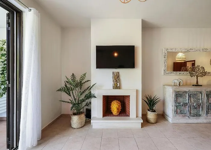 Jaqueline And Golf House *