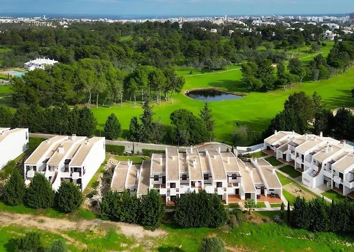 Jaqueline And Golf House *