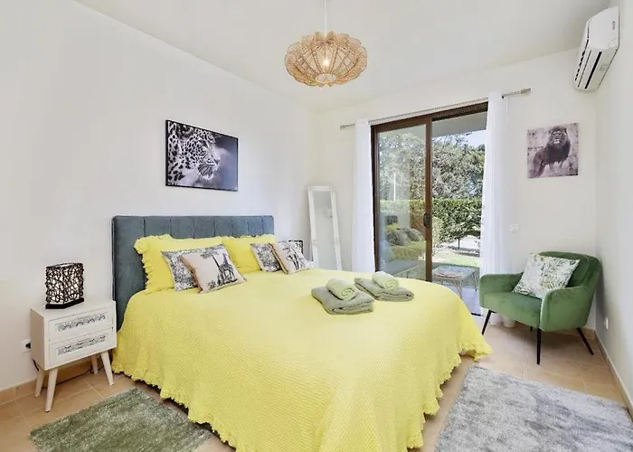 Jaqueline And Golf House *